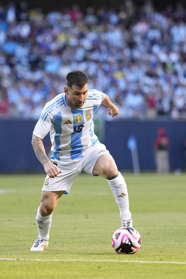 旺达前夫洛佩斯：我曾帮助过伊卡尔迪，他却伤害我（旺达前夫洛佩斯自述：曾援手伊卡尔迪，最终换来伤害）