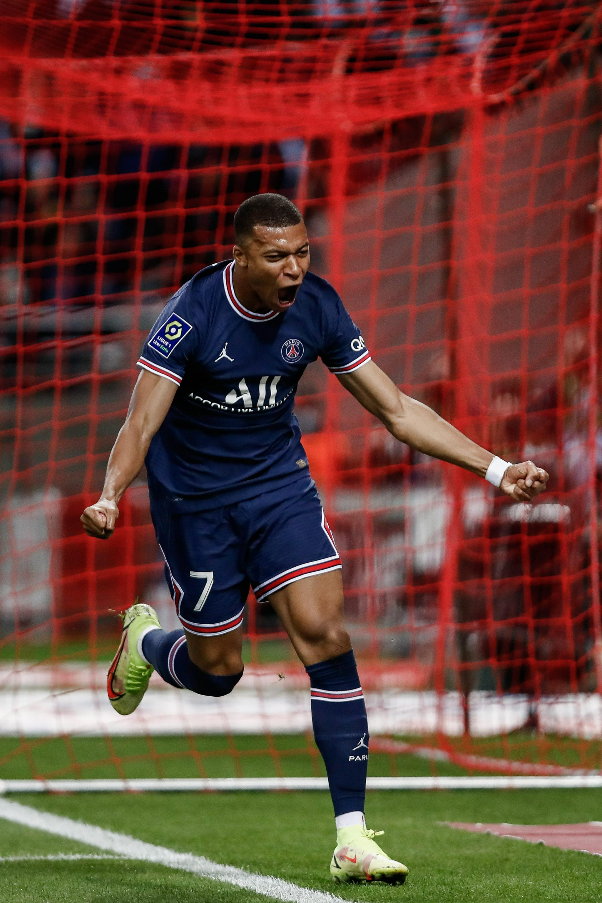 莱切vs都灵：班达、法尔科内首发，切-亚当斯、弗拉希奇出战（莱切战都灵：班达、法尔科内先发，切-亚当斯、弗拉希奇出场）