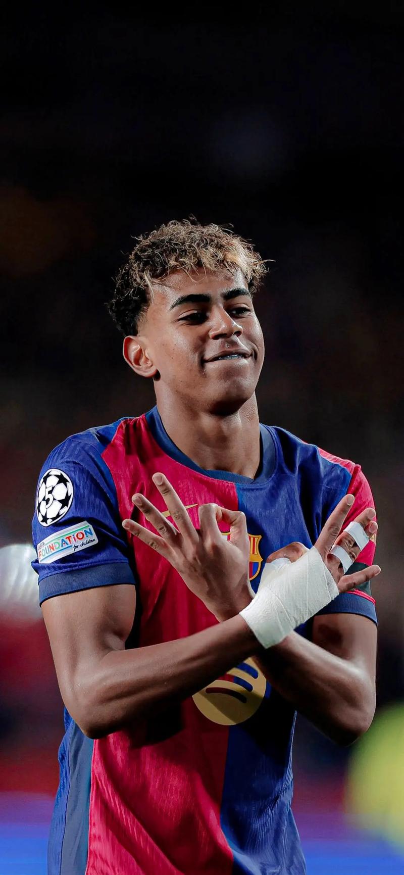 每体：已有323名巴萨会员转卖门票给法鹰球迷，这些票将作废（每体：查出323位巴萨会员向法鹰球迷转售球票，涉事门票将被取消）