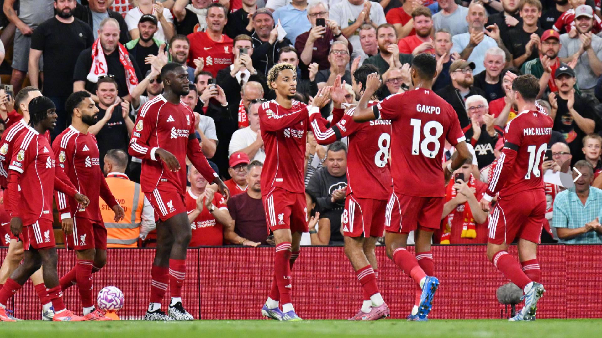 C罗前队友：不喜欢梅西就不喜欢足球！C罗能踢到100岁！（C罗昔日队友：不爱梅西就不算爱足球！C罗能踢到百岁！）