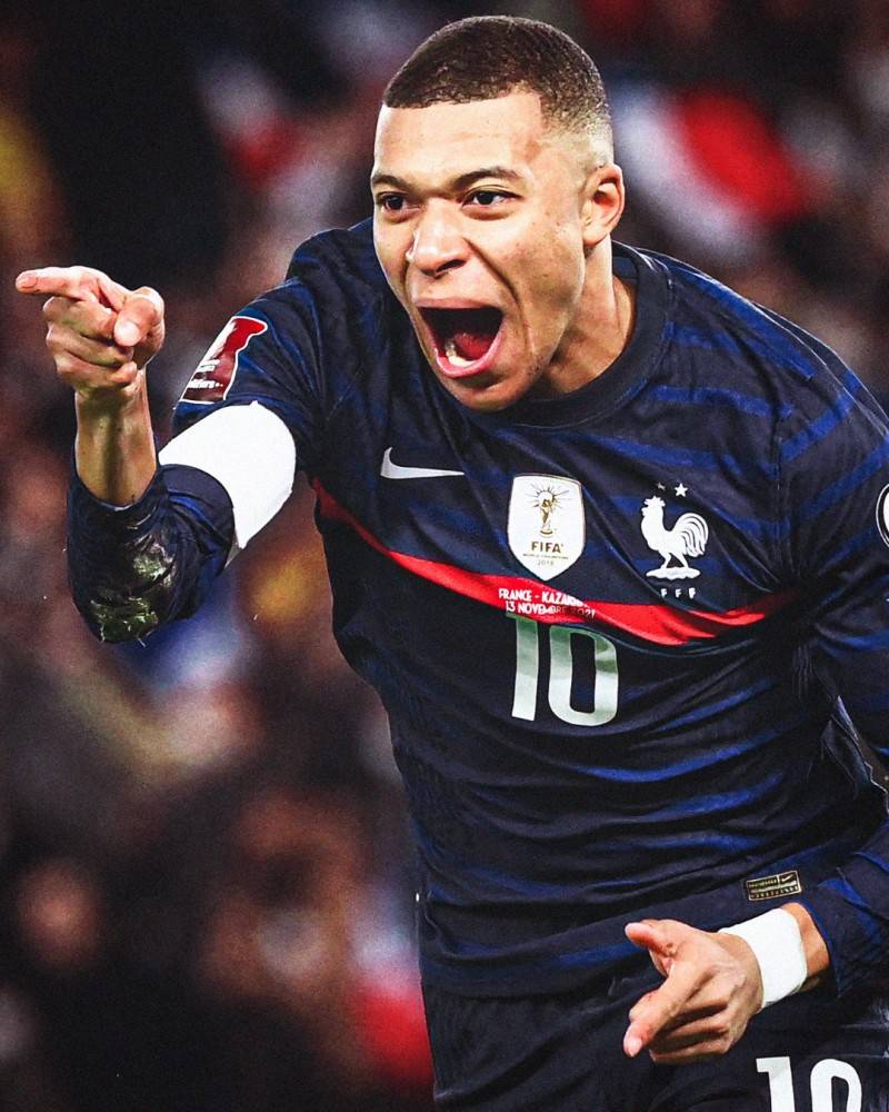 意甲第十四轮：萨索洛3-1逆转佛罗伦萨，紫百合陷入困境（意甲第14轮：萨索洛3-1上演逆转，佛罗伦萨陷入低迷）