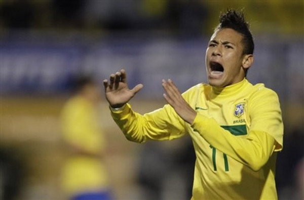 哈登新赛季助攻榜领跑联盟（哈登新季助攻数高居联盟榜首）