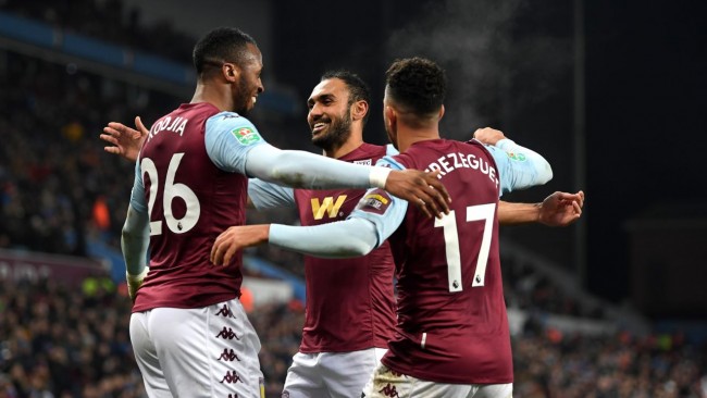 北雪平球迷向场内投掷烟花，瑞典超甲升级附加赛被迫中断（北雪平球迷投掷烟花致瑞典超甲升级附加赛中断）