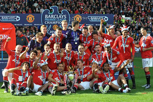 记者：弗里克听说自己的明夏离队传闻后说“又是胡说八道”（记者：被问及明夏离队传闻，弗里克回应“又是胡说八道”）