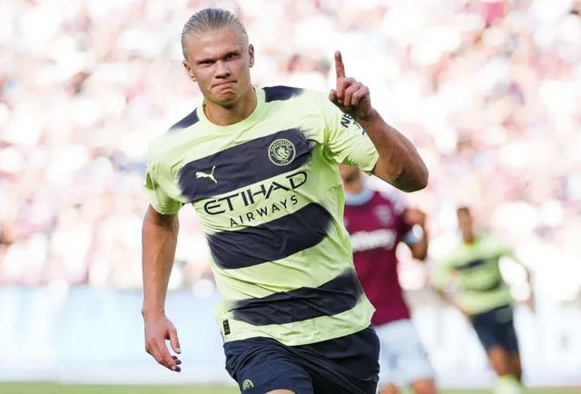 意媒：黄潜考虑买断那不勒斯租将拉法-马林，皇马握有回购权（意媒：比利亚雷亚尔拟买断那不勒斯租借的拉法-马林，皇马仍握回购条款）