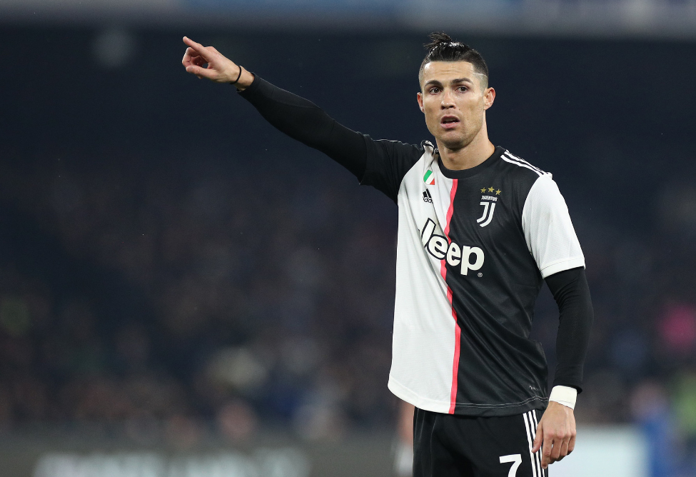 歌手：阿根廷跟巴西是宿敌没事！阿根廷可是有梅西！（歌手：阿根廷与巴西虽是宿敌，但有梅西坐镇不慌）