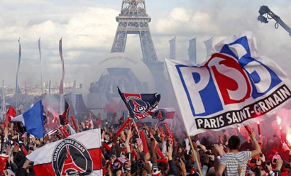 点球判罚引发争议 VAR 成为焦点（争议点球引热议，VAR站上风口浪尖）