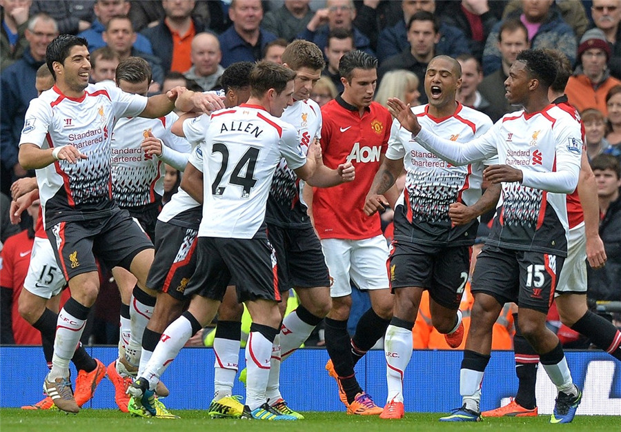 年轻中卫连续两场零失误，发挥稳健（小将中卫连场无失误，发挥沉稳）